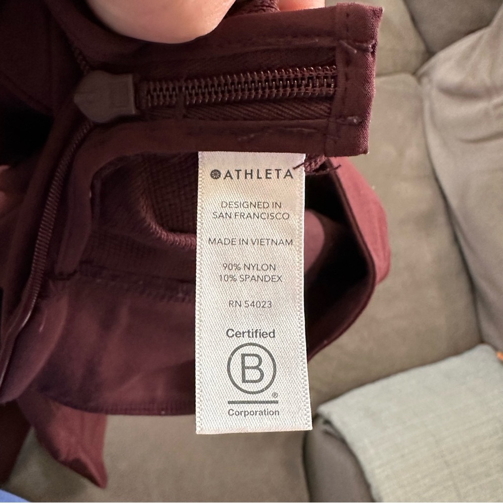 Athleta Wander Slim Ankle Pant Burgundy Women's Sz 6T Pockets Side Zip Taper - Picture 7 of 11